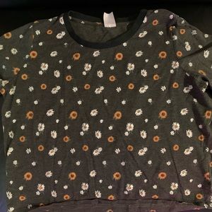 No Boundaries daisy top